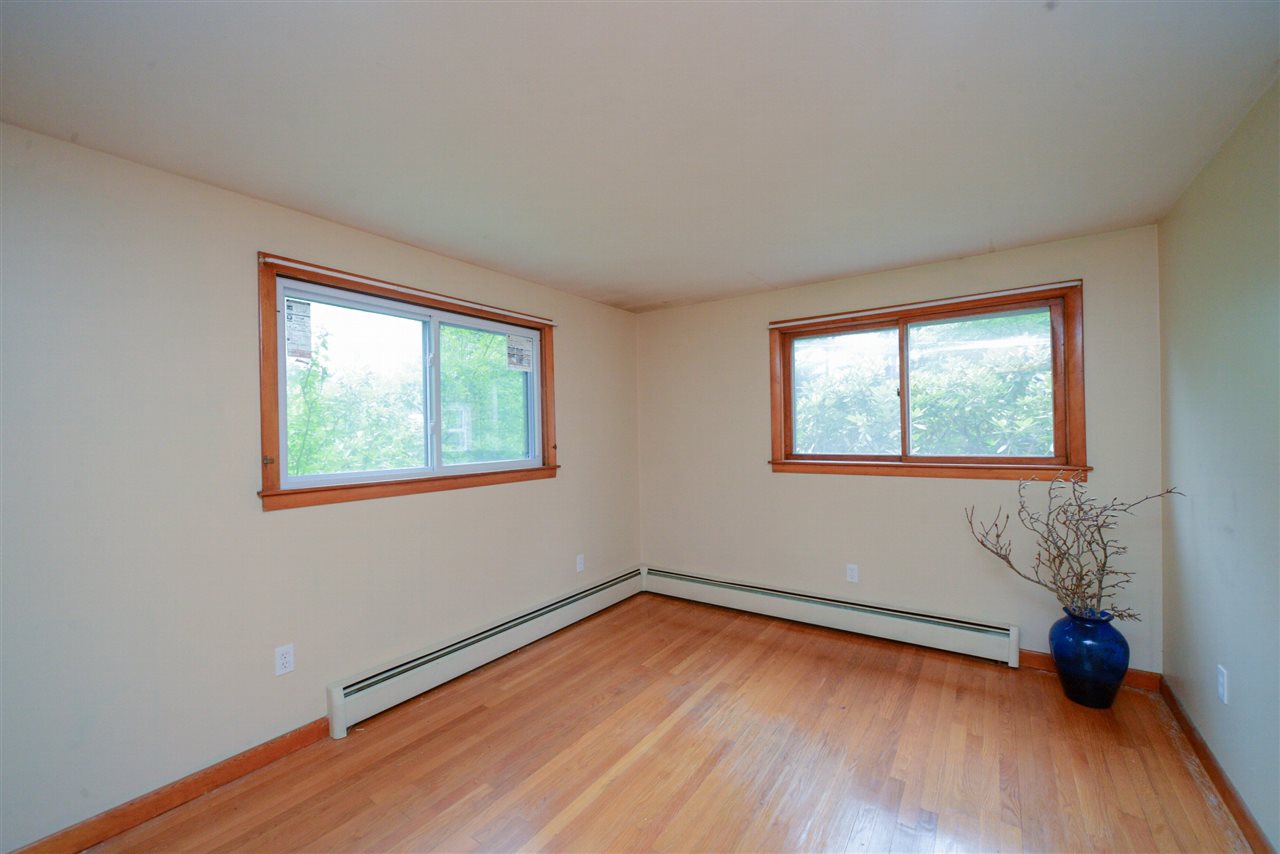 9 Rena Avenue Hudson, NH 03051 - Photo 11 of 30