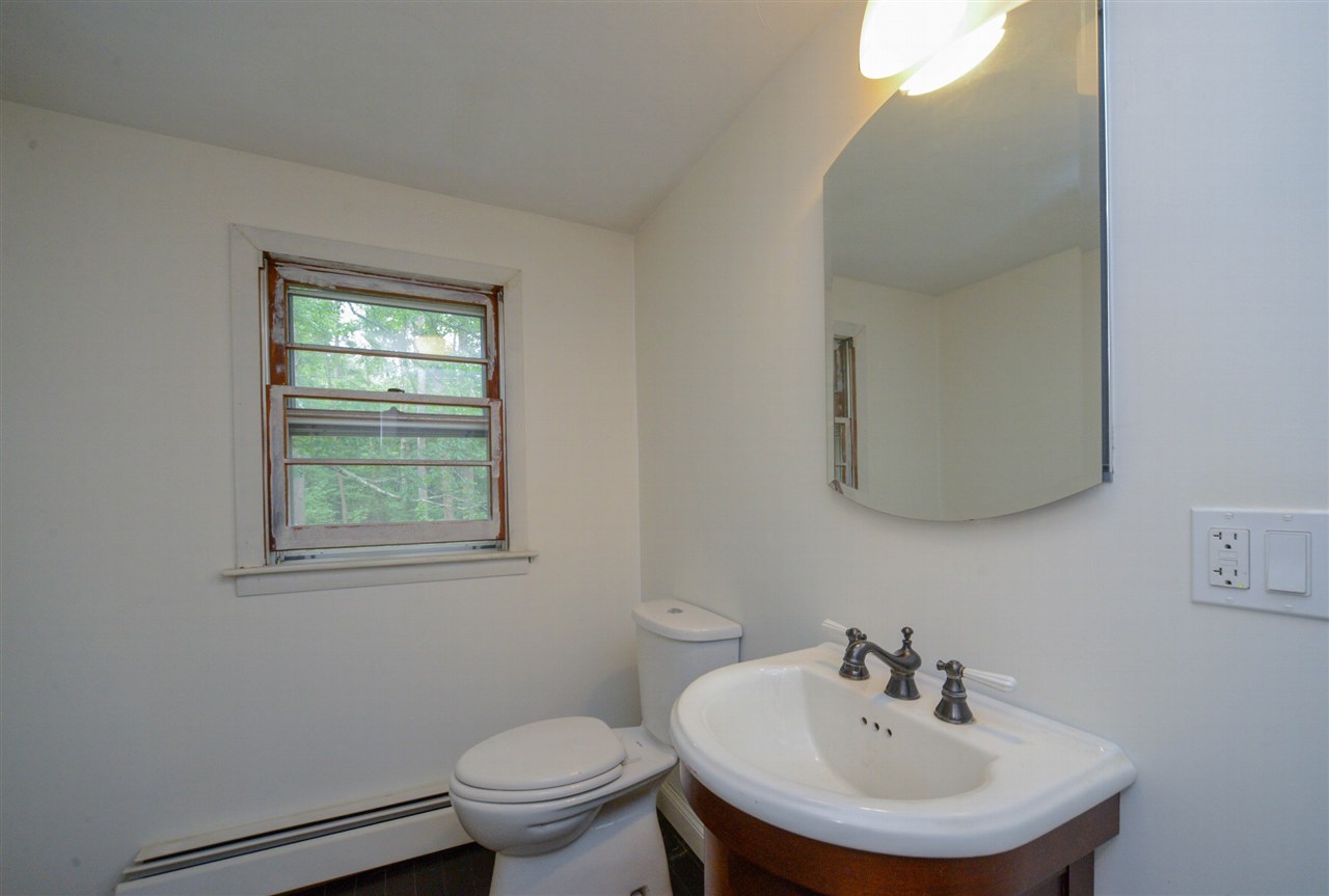 9 Rena Avenue Hudson, NH 03051 - Photo 17 of 30