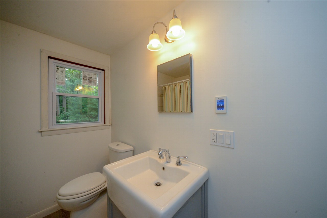 9 Rena Avenue Hudson, NH 03051 - Photo 8 of 30