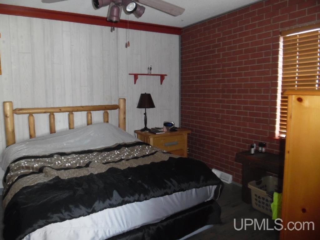 1114 Willow Road Gladstone, MI 49837 - Photo 9 of 43