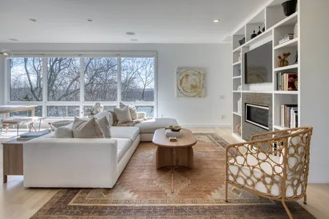 23 Robeson Boulevard, Sag Harbor, NY 11963