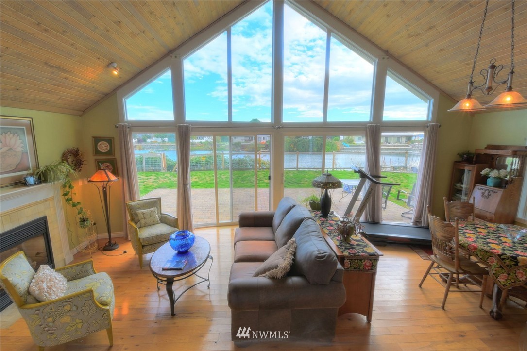 8204 Cowichan Road Birch Bay, WA 98230 - Photo 3 of 23 Gallery Image 3