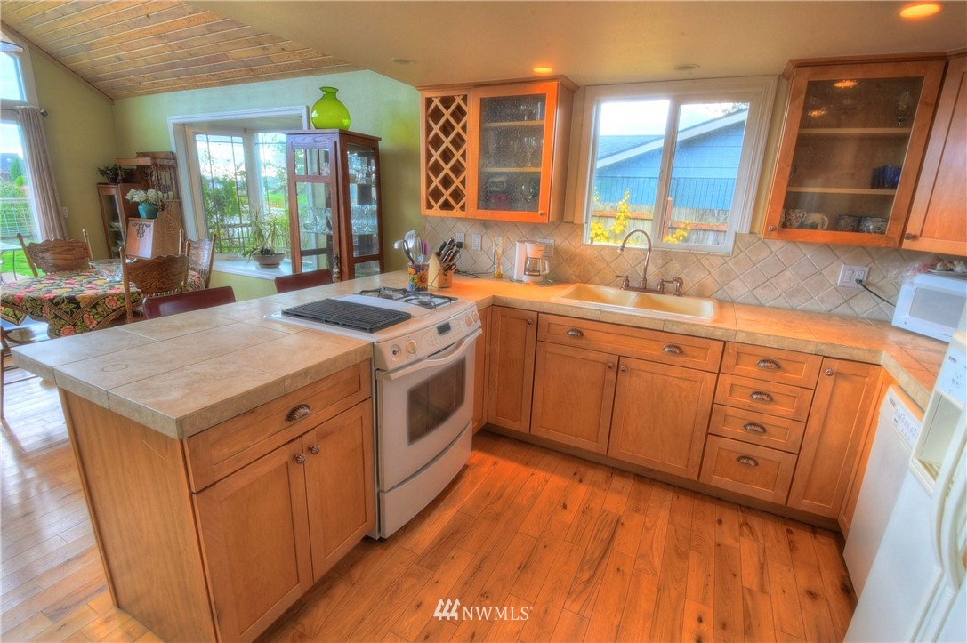 8204 Cowichan Road Birch Bay, WA 98230 - Photo 6 of 23 Gallery Image 6