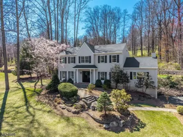 $795,000 | 11 Devonald Drive, Asbury, NJ 08802