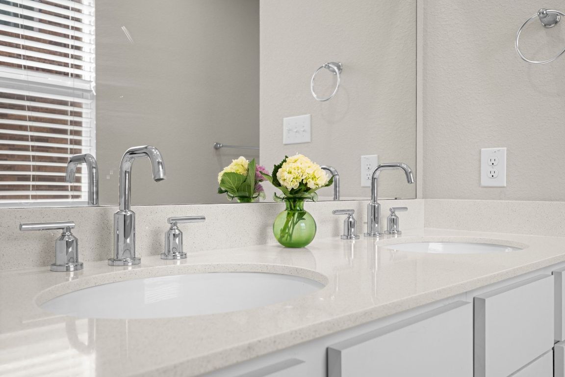 280 Pepperbark Loop Buda, TX 78610 - Photo 20 of 38 Bathroom view of double vanity