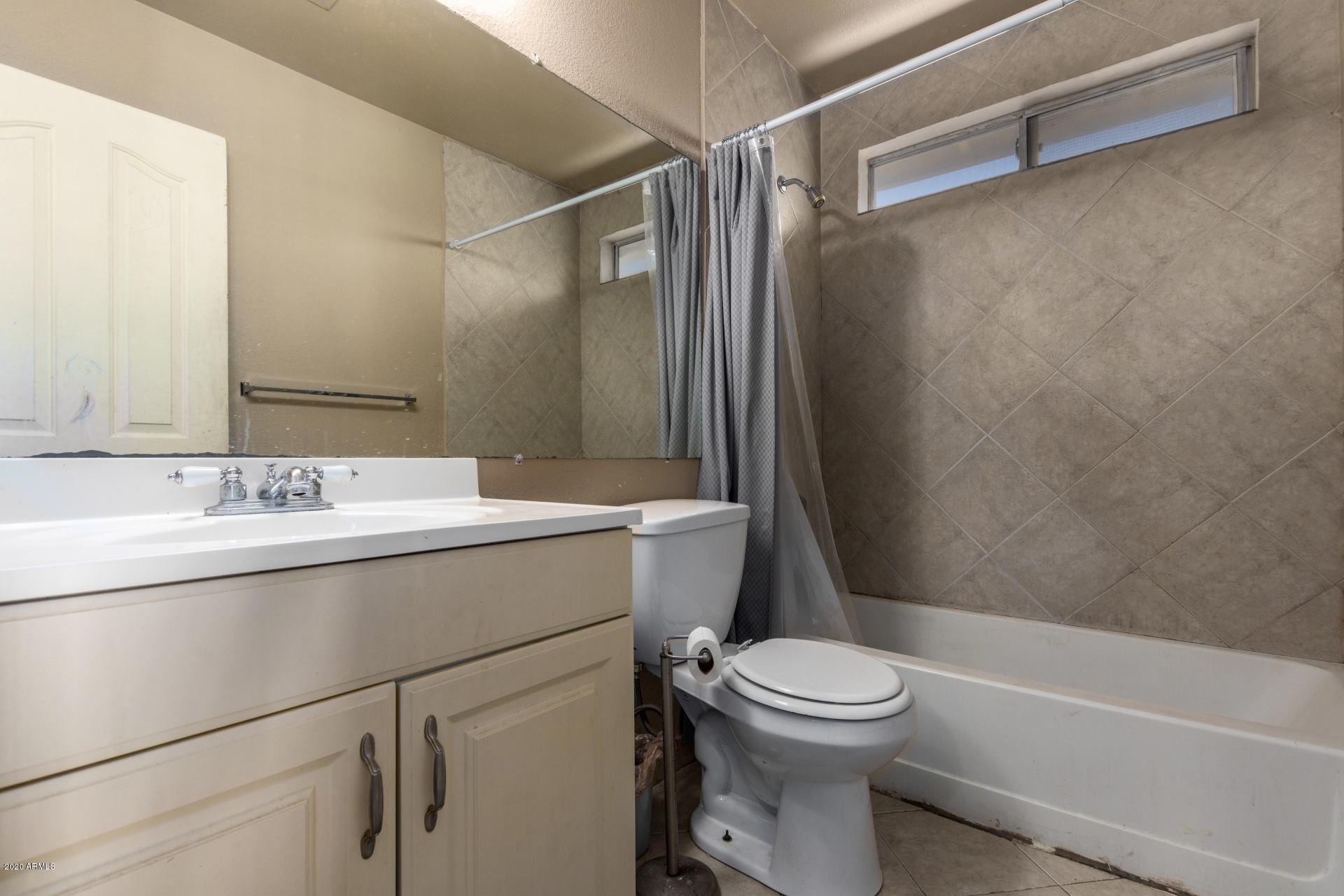 1642 East Darrel Road Phoenix, AZ 85042 - Photo 23 of 25 0017-Darrel (17)
