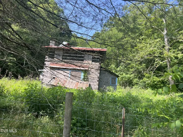 $69,900 | 5742 Coeburn Road, Coeburn, VA 24230