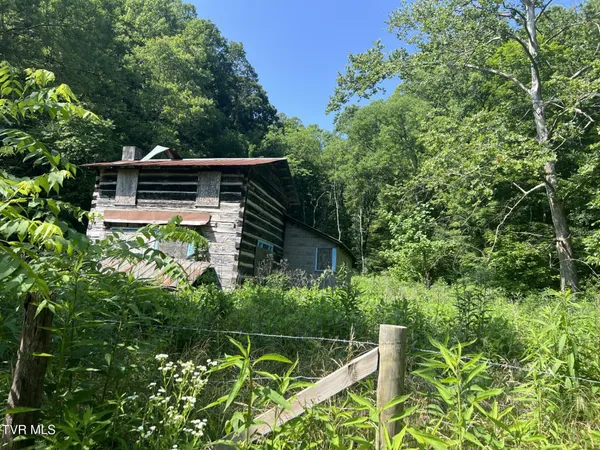 $69,900 | 5742 Coeburn Road, Coeburn, VA 24230