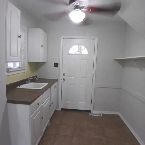 $1,595 | 2856 North Western Avenue, Unit 1, Chicago, IL 60618