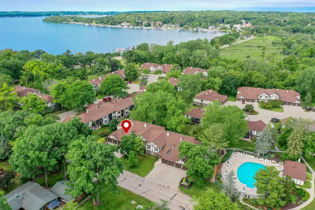 $345,000 | 23 Willabay Drive, Unit D, Williams Bay, WI 53191