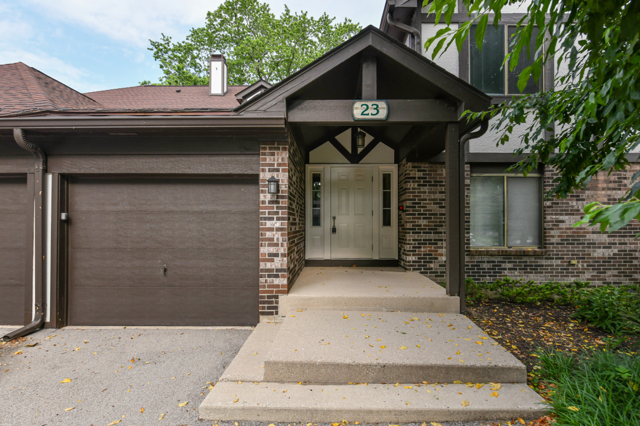 23 Willabay Drive, Unit D Williams Bay, WI 53191 - Photo 10 of 42 Entry door