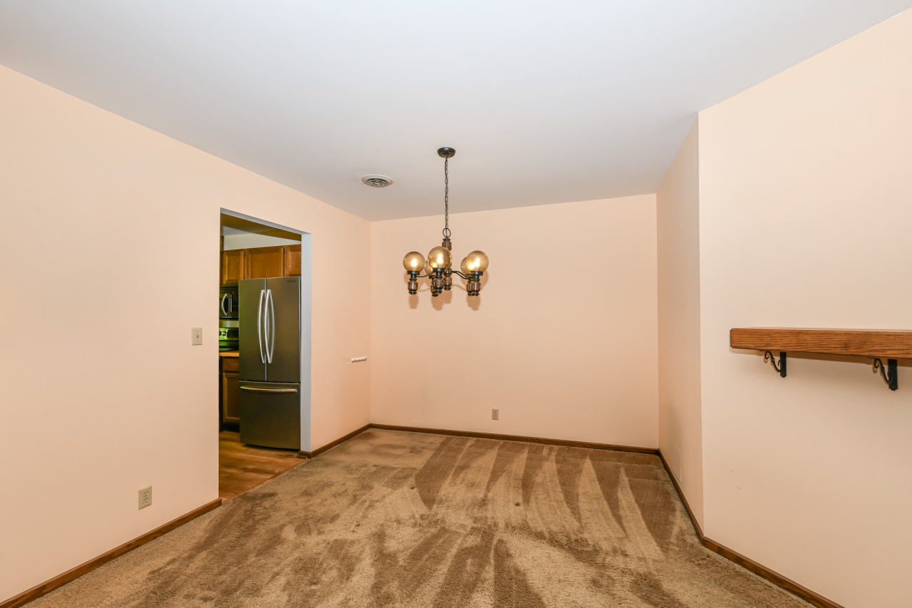 23 Willabay Drive, Unit D Williams Bay, WI 53191 - Photo 20 of 42 Dining area