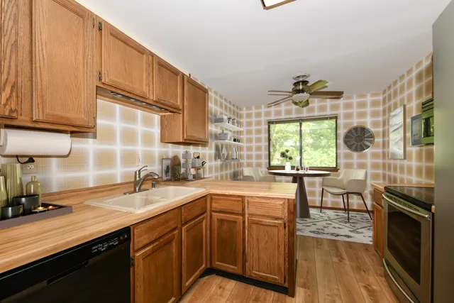 $349,000 | 23 Willabay Drive, Unit D, Williams Bay, WI 53191