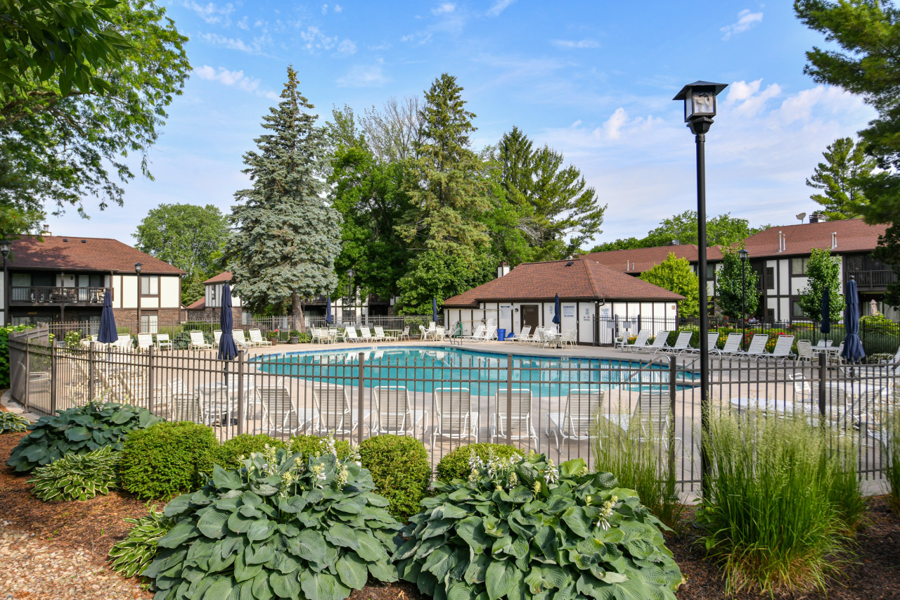 23 Willabay Drive, Unit D Williams Bay, WI 53191 - Photo 2 of 42 Outdoor pool