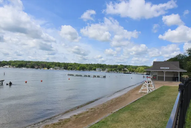 $349,000 | 23 Willabay Drive, Unit D, Williams Bay, WI 53191