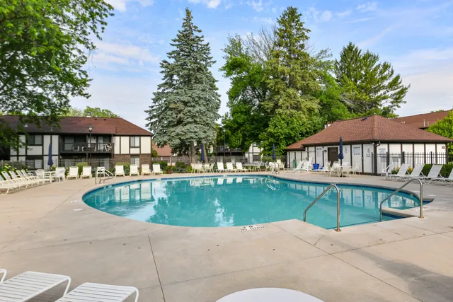 $345,000 | 23 Willabay Drive, Unit D, Williams Bay, WI 53191