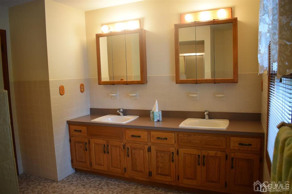 69 Fresh Ponds Road Monroe Township, NJ 08831 - Photo 22 of 42 Gallery Image 22