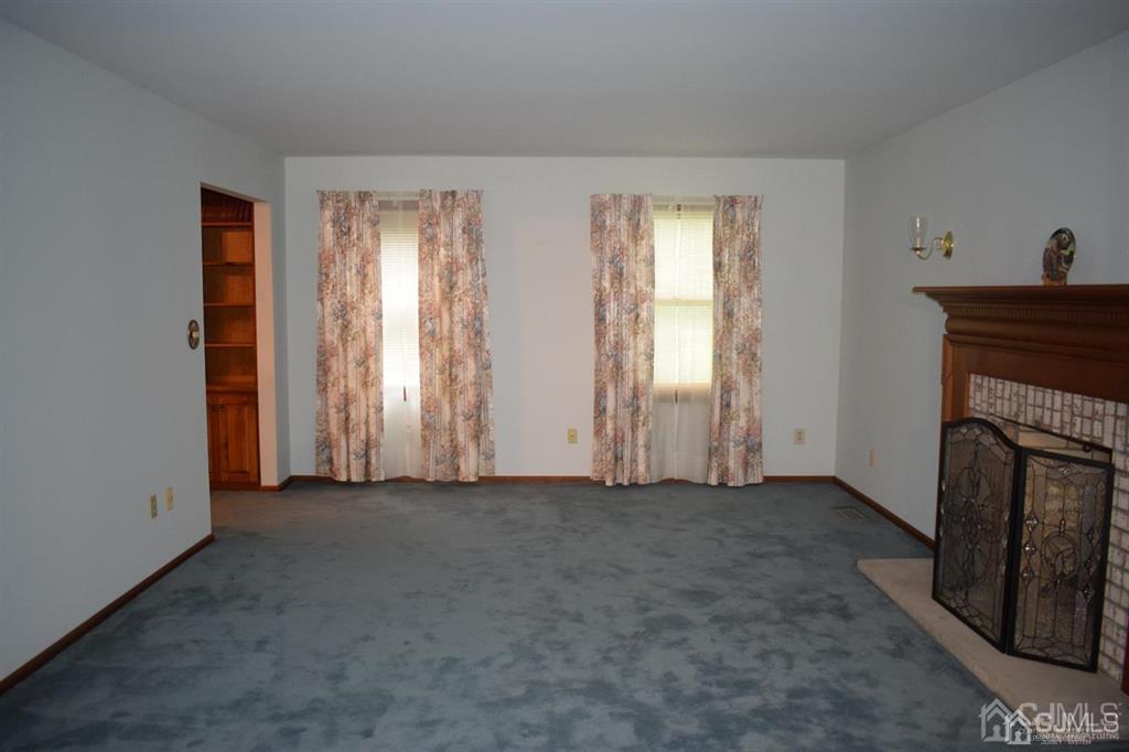 69 Fresh Ponds Road Monroe Township, NJ 08831 - Photo 8 of 42 Gallery Image 8