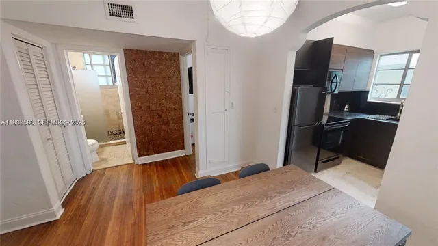 $2,300 | 1341 Meridian Avenue, Unit 101, Miami Beach, FL 33139