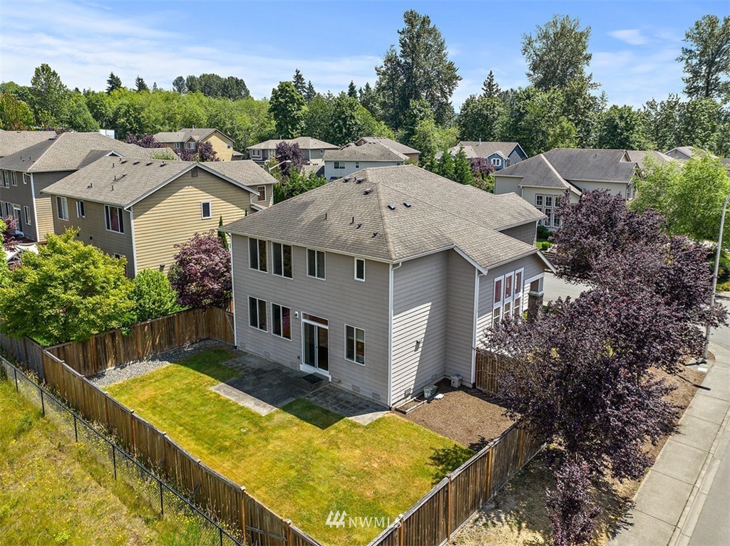 5702 Northeast 3rd Street Renton, WA 98059 - Photo 2 of 24