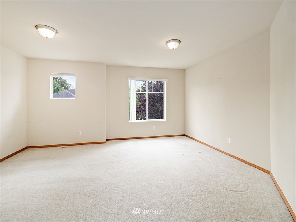 5702 Northeast 3rd Street Renton, WA 98059 - Photo 15 of 24