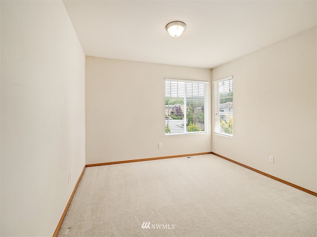 5702 Northeast 3rd Street Renton, WA 98059 - Photo 16 of 24