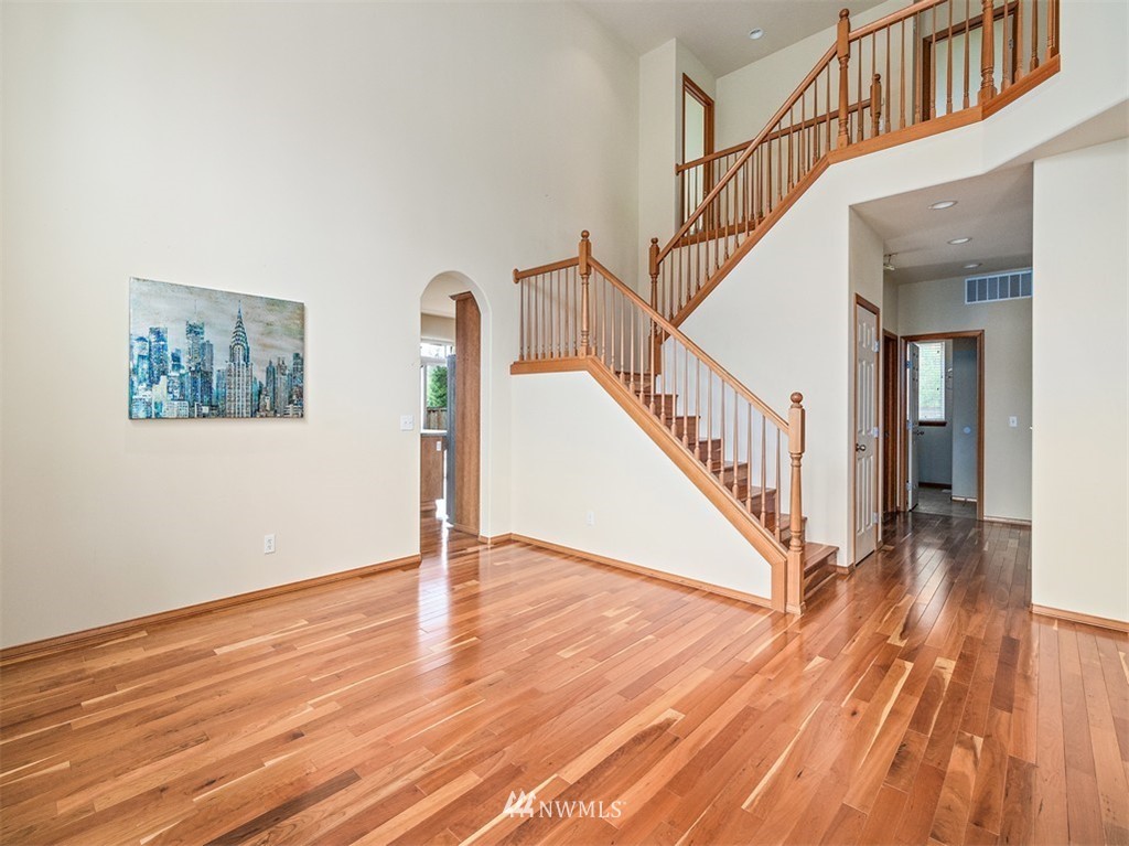 5702 Northeast 3rd Street Renton, WA 98059 - Photo 7 of 24