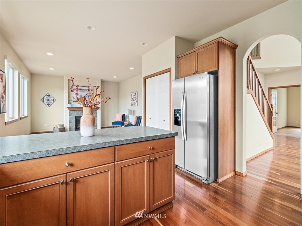 5702 Northeast 3rd Street Renton, WA 98059 - Photo 9 of 24