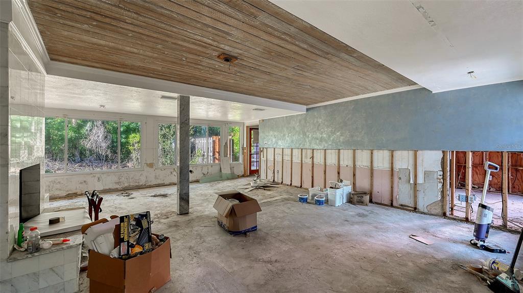 2 Island Circle Sarasota, FL 34242 - Photo 11 of 61