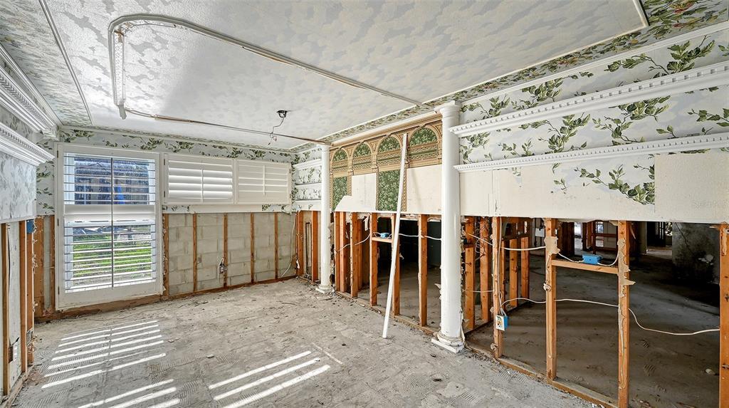 2 Island Circle Sarasota, FL 34242 - Photo 12 of 61