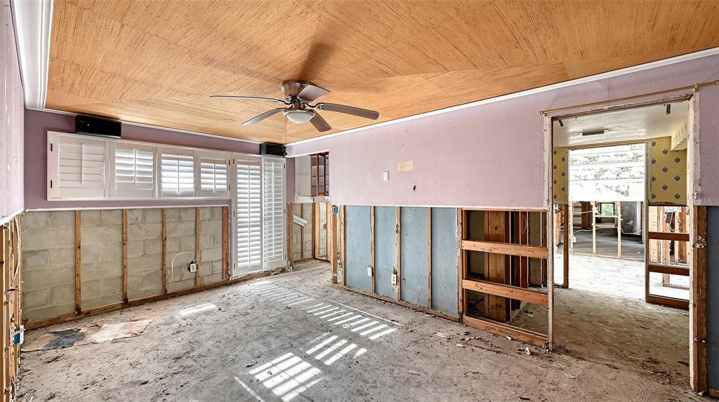 2 Island Circle Sarasota, FL 34242 - Photo 13 of 61