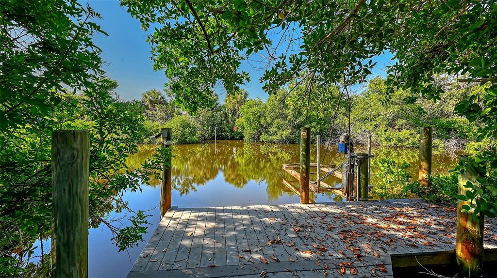 2 Island Circle Sarasota, FL 34242 - Photo 20 of 61