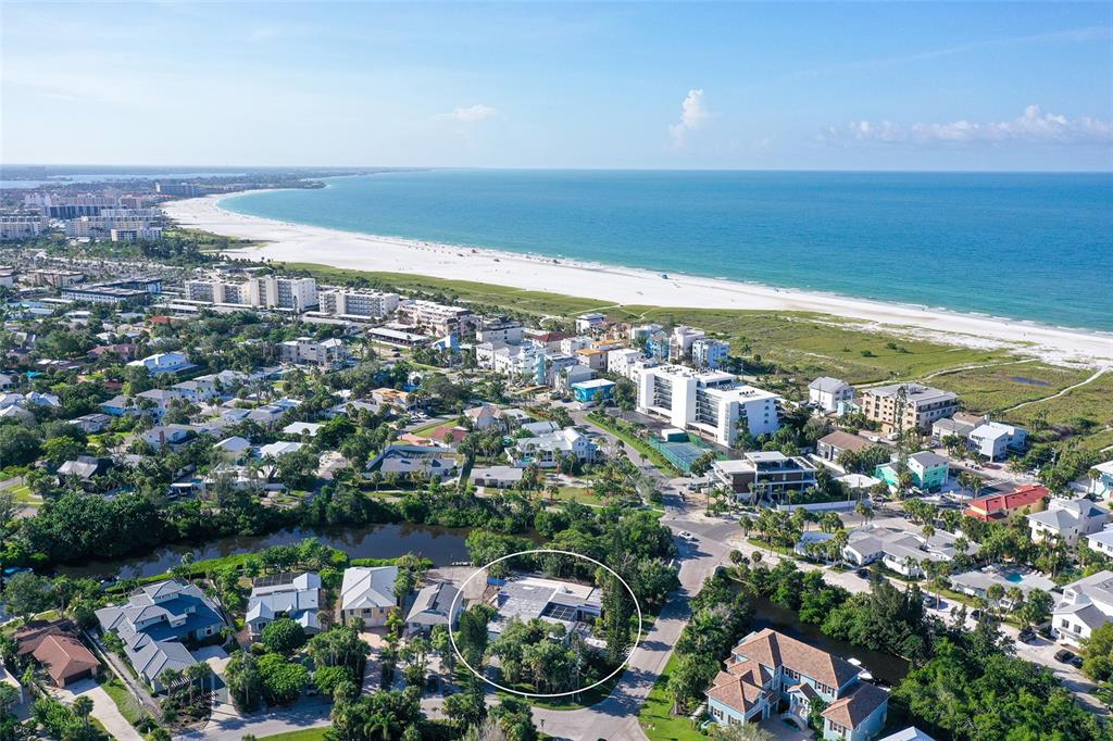 2 Island Circle Sarasota, FL 34242 - Photo 5 of 61