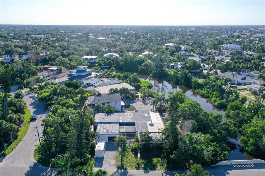 2 Island Circle Sarasota, FL 34242 - Photo 7 of 61