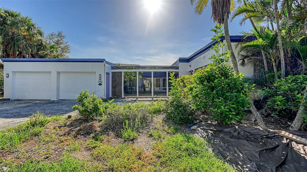 2 Island Circle Sarasota, FL 34242 - Photo 8 of 61