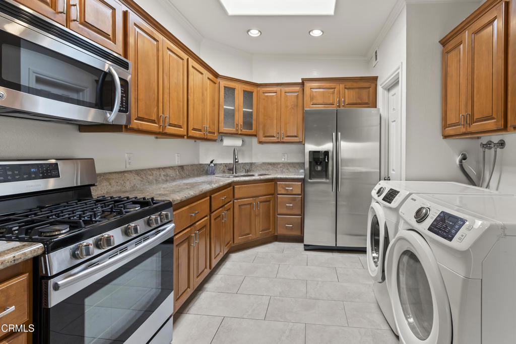 3001 Isle Way, Unit B Oxnard, CA 93035 - Photo 5 of 15