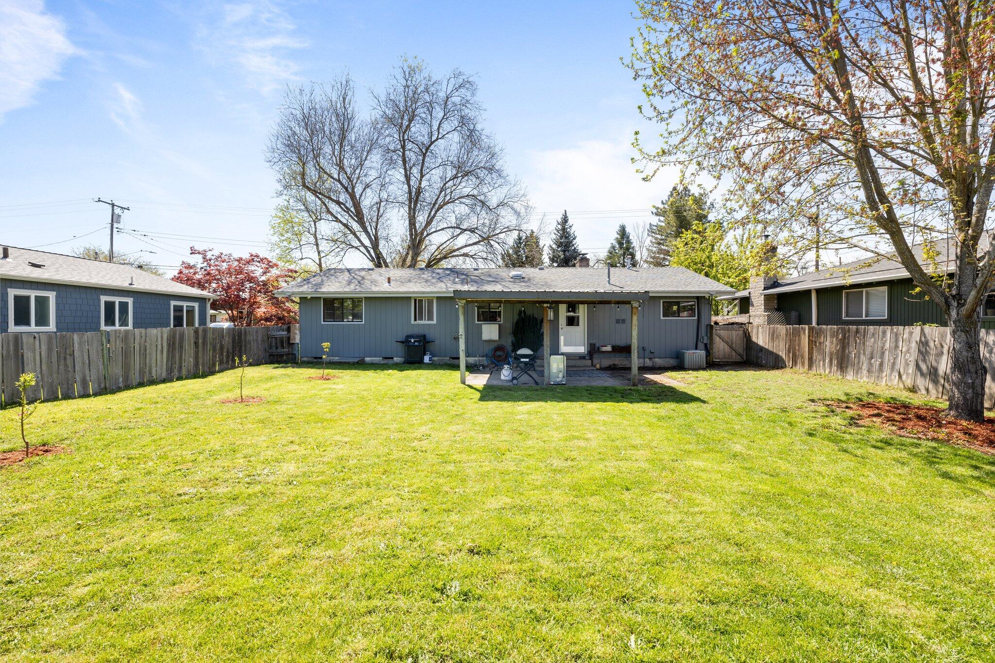 1857 Roberts Road Medford, OR 97504 - Photo 17 of 22 17