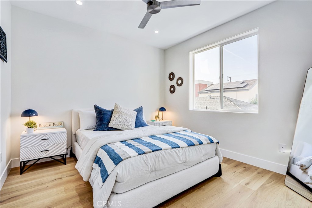 2405 Mathews Avenue, Unit B Redondo Beach, CA 90278 - Photo 39 of 46 a bedroom with a bed and a window