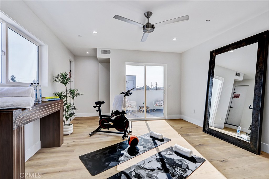 2405 Mathews Avenue, Unit B Redondo Beach, CA 90278 - Photo 42 of 46 a living room with furniture and a rug