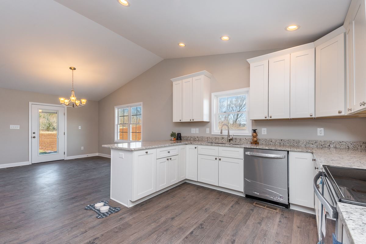 345 Ridge Crest Terrace Waynesboro, VA 22980 - Photo 11 of 48 Gallery Image 11