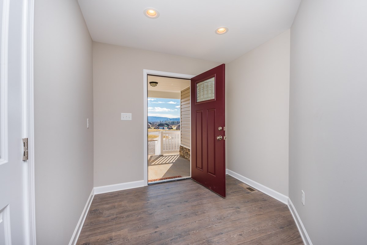 345 Ridge Crest Terrace Waynesboro, VA 22980 - Photo 6 of 48 Gallery Image 6