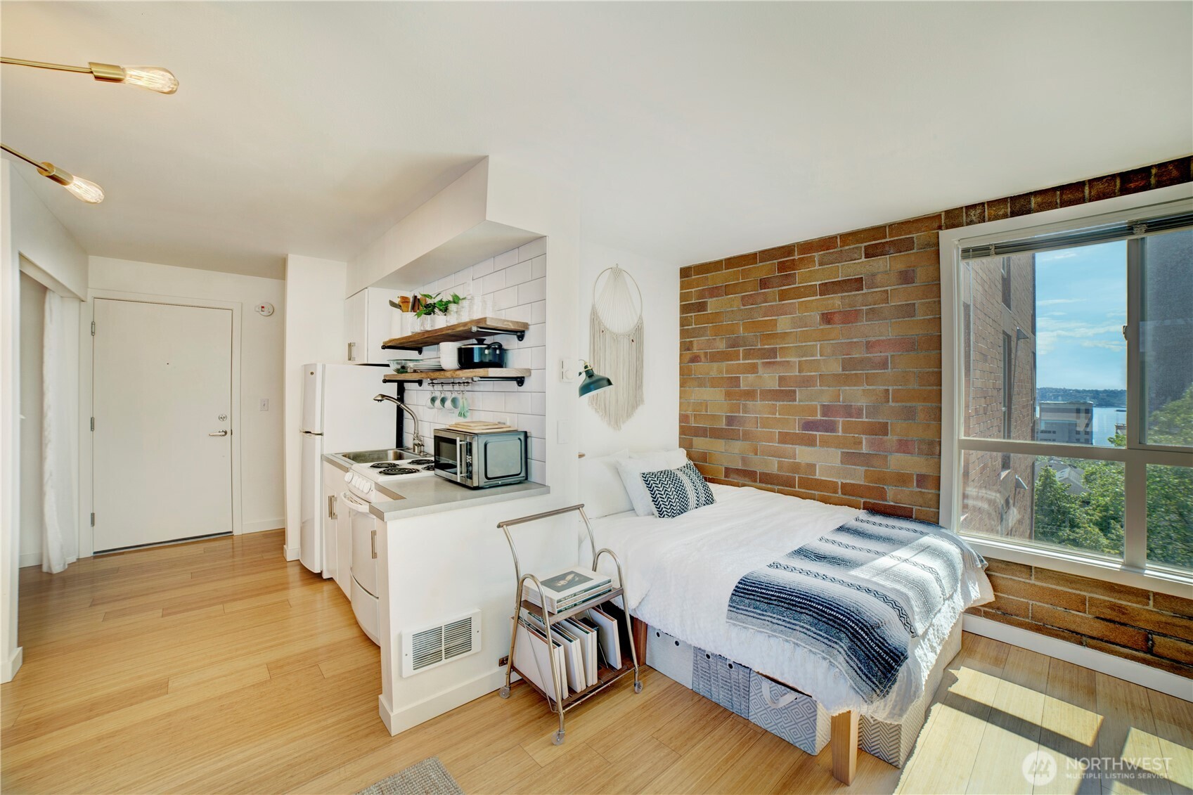 905 Cherry Street, Unit 606 Seattle, WA 98104 - Photo 11 of 40