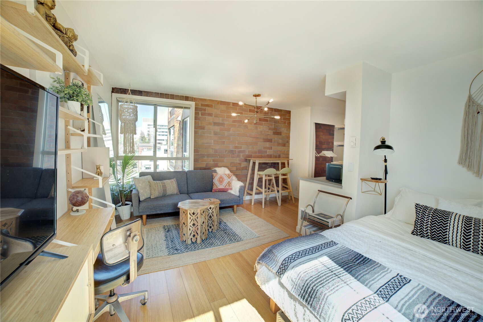 905 Cherry Street, Unit 606 Seattle, WA 98104 - Photo 14 of 40