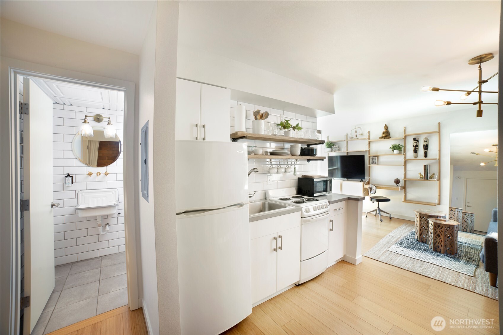 905 Cherry Street, Unit 606 Seattle, WA 98104 - Photo 17 of 40