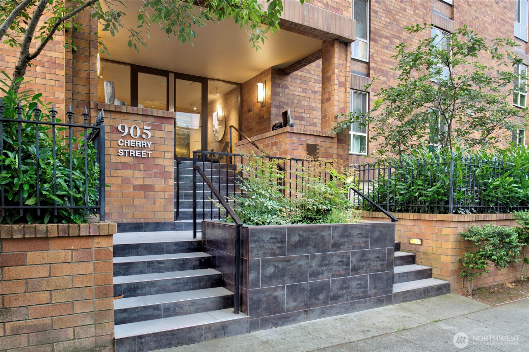 905 Cherry Street, Unit 606 Seattle, WA 98104 - Photo 2 of 40