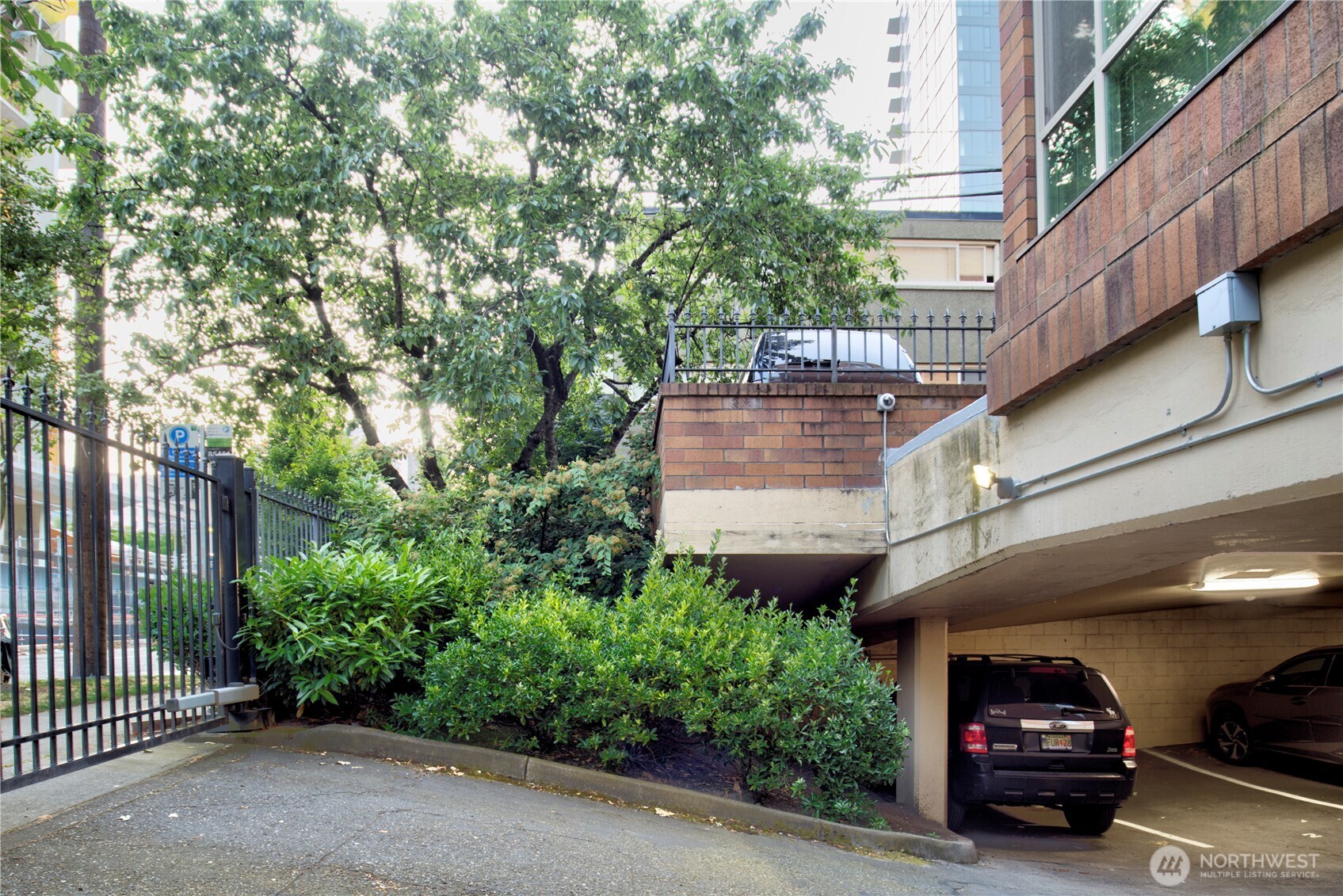 905 Cherry Street, Unit 606 Seattle, WA 98104 - Photo 26 of 40
