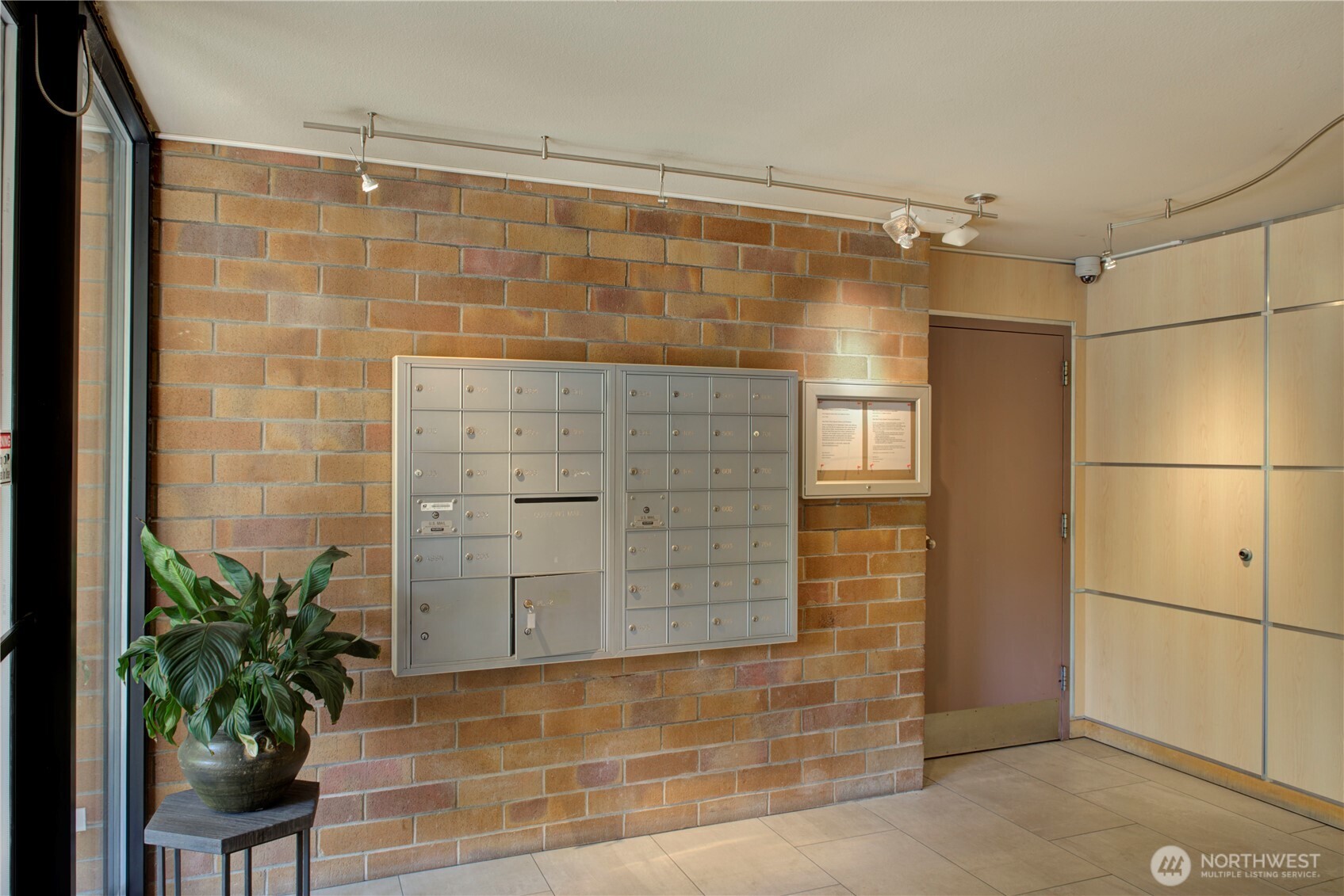 905 Cherry Street, Unit 606 Seattle, WA 98104 - Photo 34 of 40