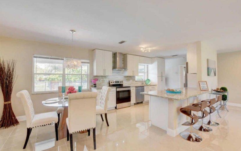 498 Northwest 13th Street Boca Raton, FL 33432 - Photo 3 of 16 3