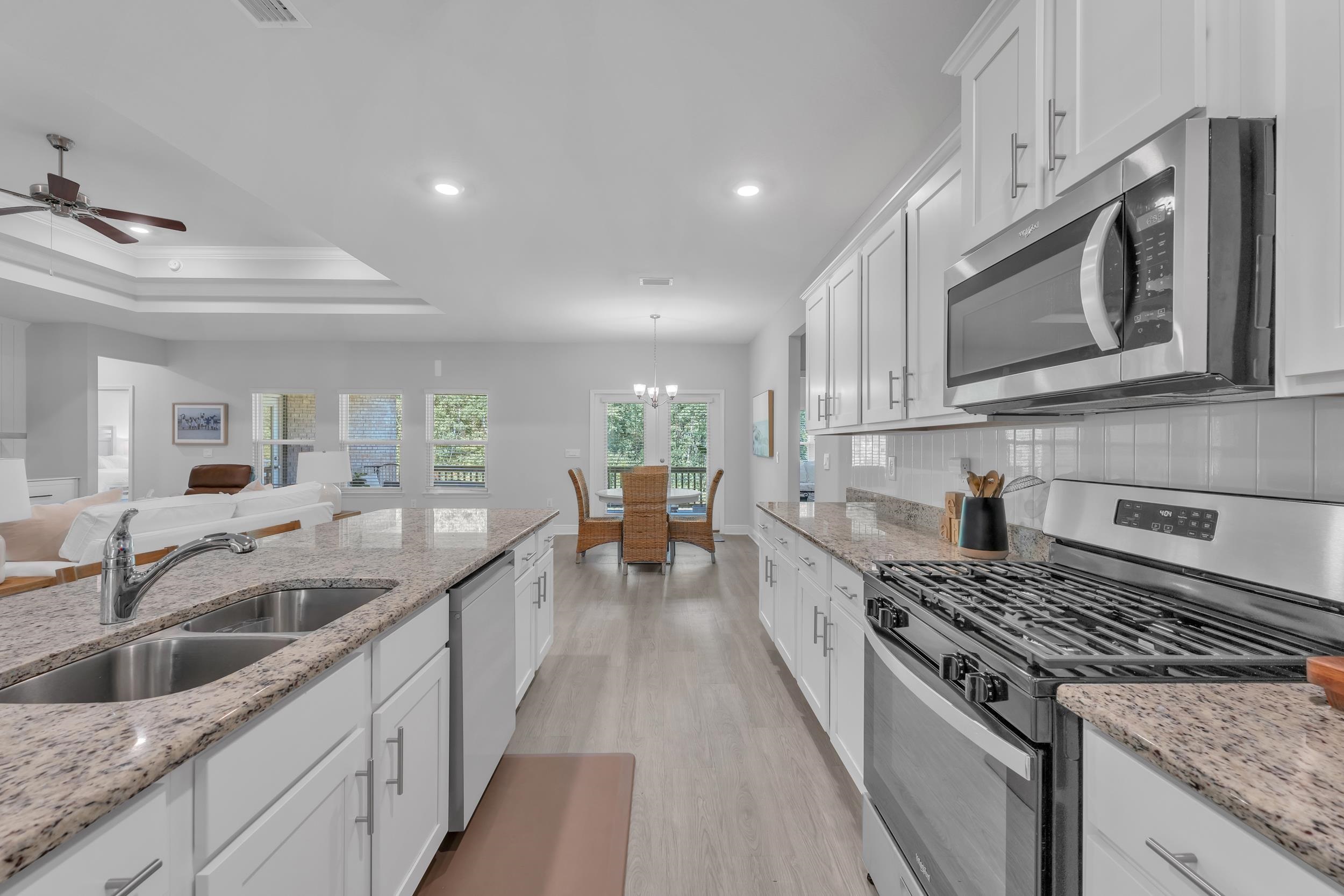 8774 Primland Boulevard Foley, AL 36535 - Photo 14 of 49 Kitchen
