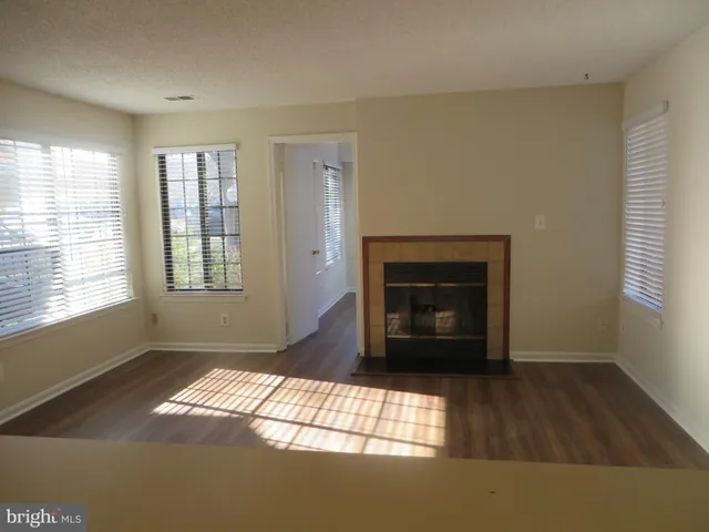 $1,895 | 6022 A Curtier Drive, Unit 6022A, Alexandria, VA 22310